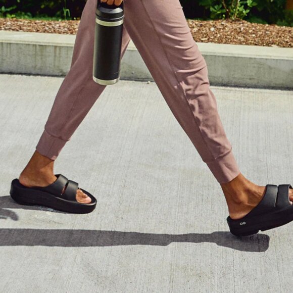 OOFOS OOMEGA OOAHH Sandal - Black, 7 - Picture 3 of 4